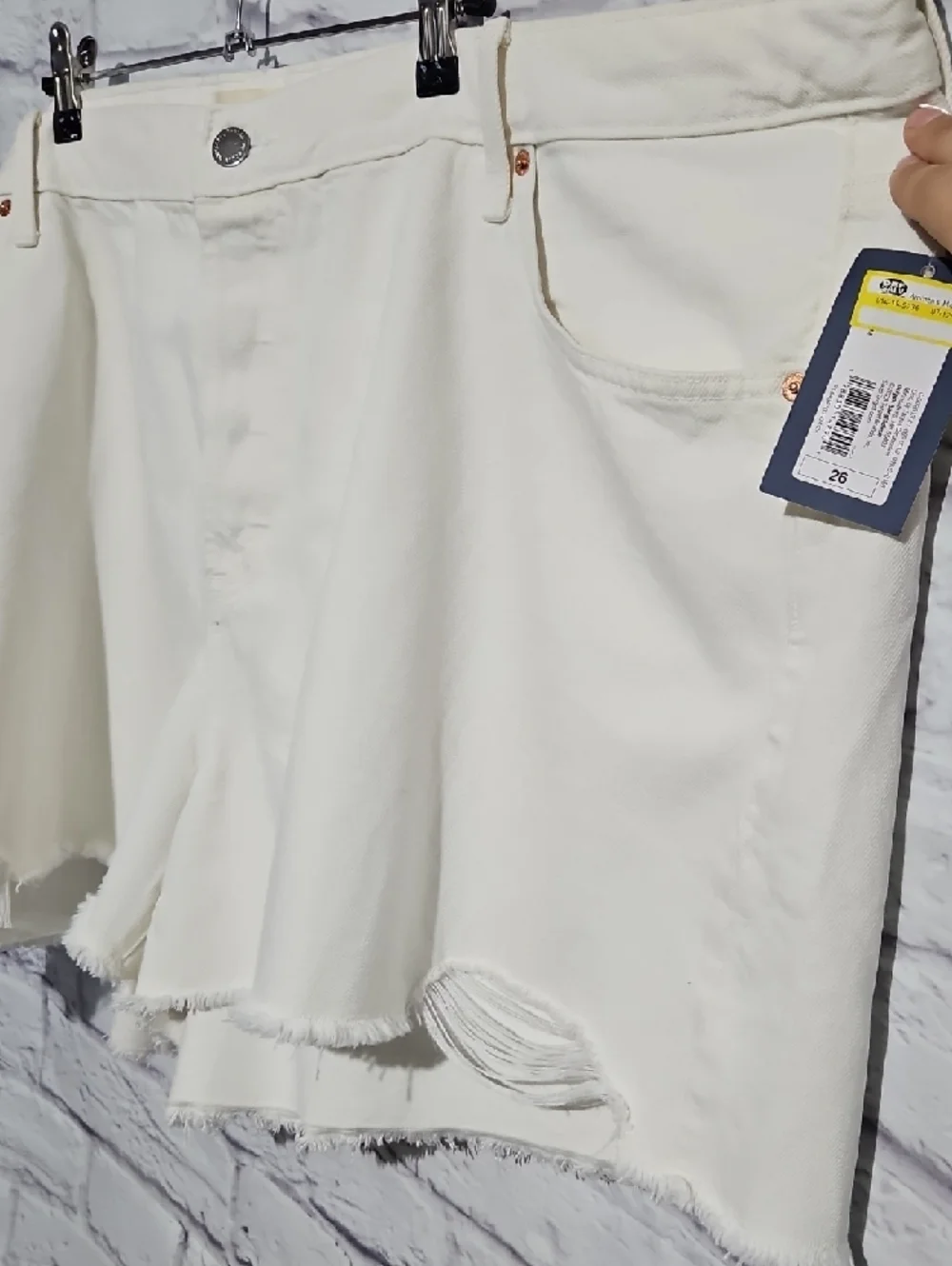 Universal Thread 90s Baggy Cream Raw-Hem High-Rise Denim Shorts